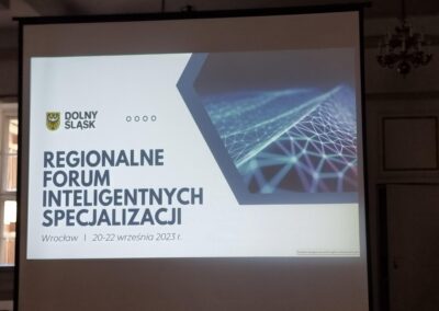 zdjęcie z Regionalnego Forum Inteligentnych Specjalizacji