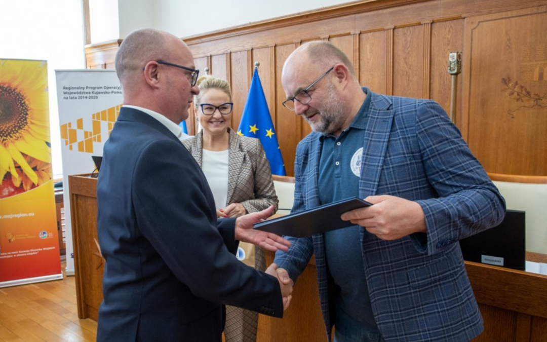 Dotacje unijne: kolejne umowy i dodatkowa pula środków dla województwa kujawsko-pomorskiego